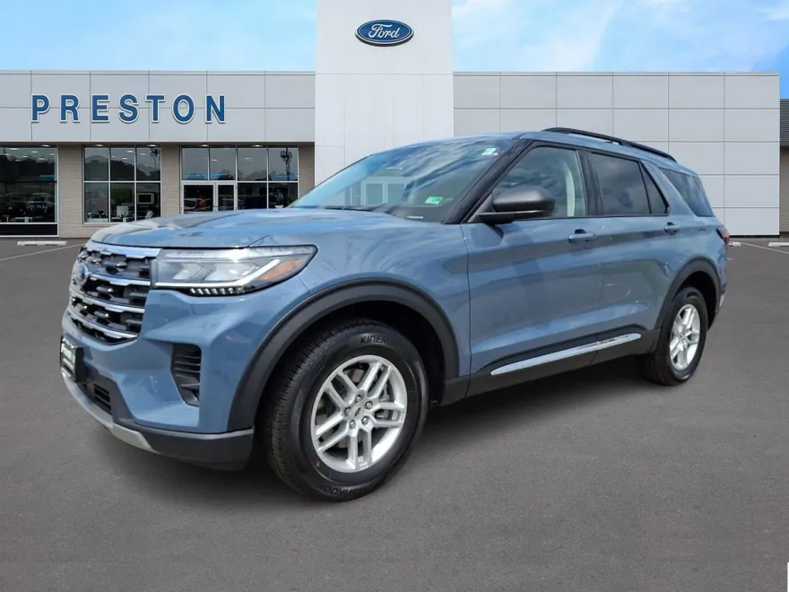 2025 Ford Explorer photo 1
