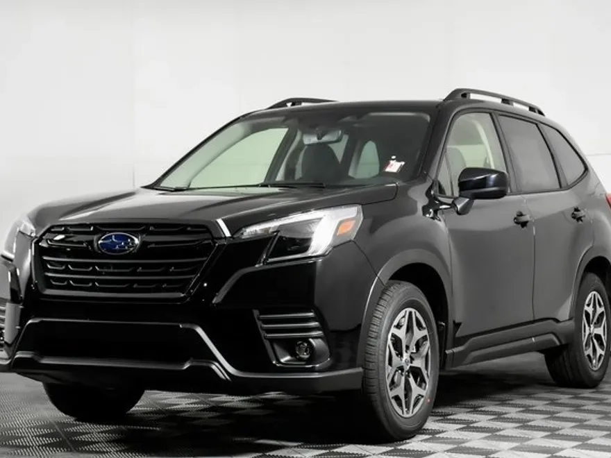2024 Subaru Forester Premium photo 1