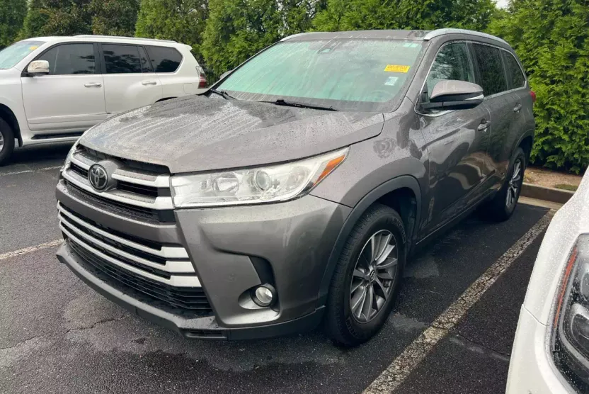 2018 Toyota Highlander XLE photo 1
