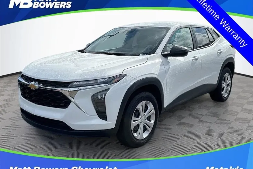 2025 Chevrolet Trax LS photo 1