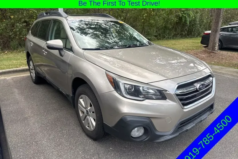 2019 Subaru Outback 2.5i Premium photo 1