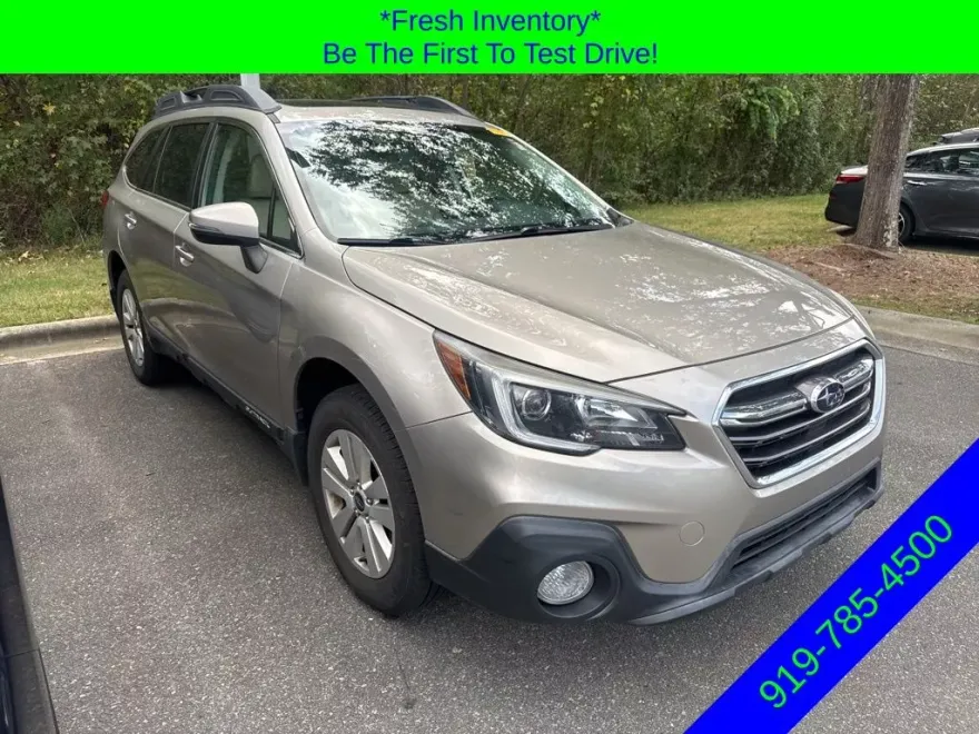 2019 Subaru Outback 2.5i Premium photo 1