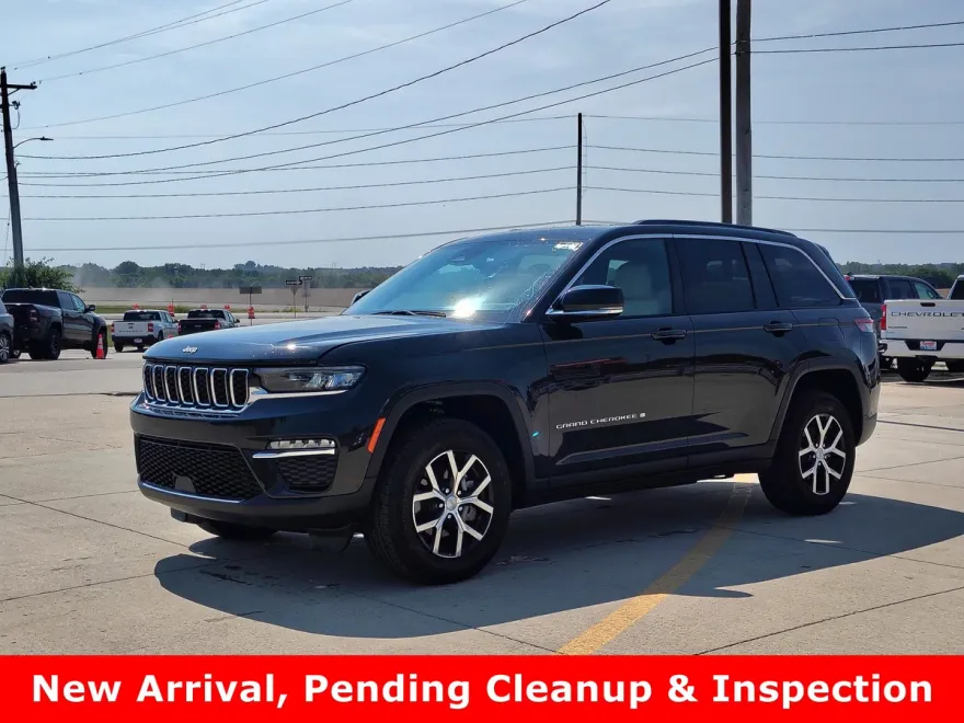 2024 Jeep Grand Cherokee Limited photo 1