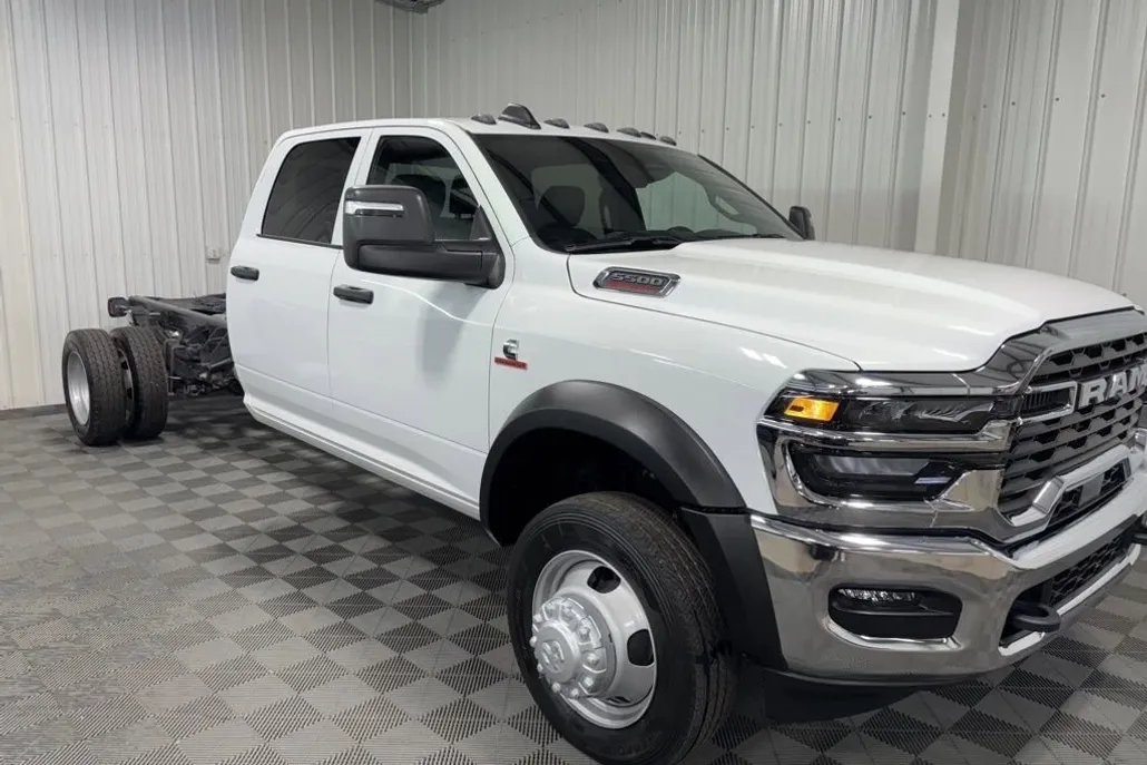 2025 Ram 5500 Tradesman photo 1