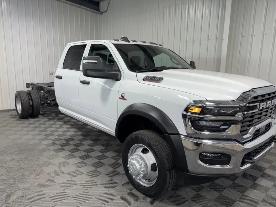 2025 Ram 5500 Tradesman photo 1