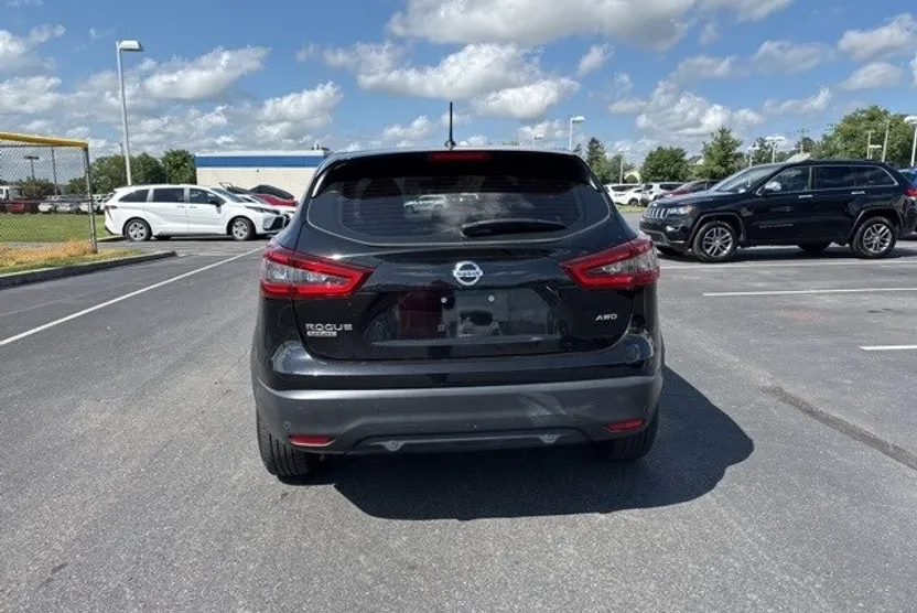 2021 Nissan Rogue Sport S photo 1