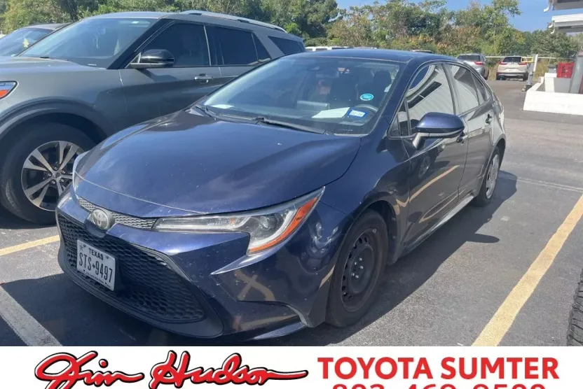 2020 Toyota Corolla LE photo 1