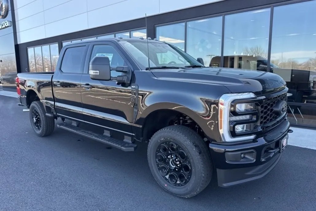 2025 Ford F-350 XLT photo 1