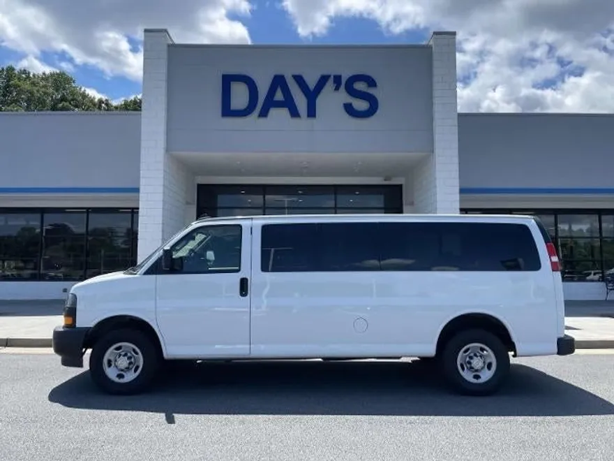 2024 Chevrolet Express Passenger 3500 photo 1