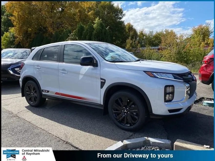 2024 Mitsubishi Outlander Sport photo 1