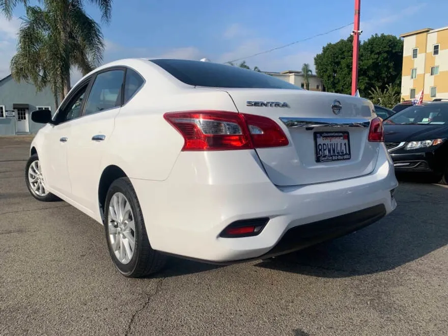 2018 Nissan Sentra SV photo 1