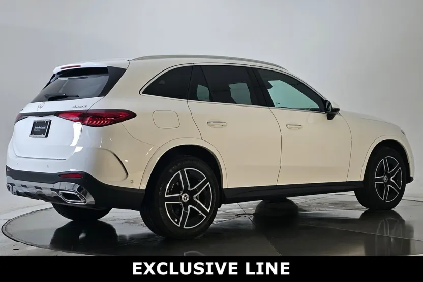 2024 Mercedes Benz GLC 300 4MATIC photo 1