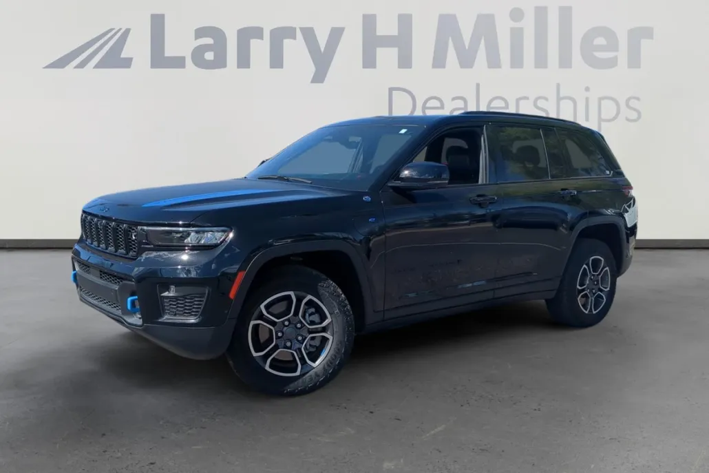 2022 Jeep Cherokee Trailhawk 4xe photo 1