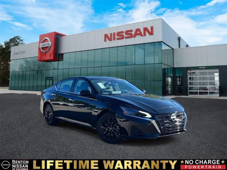 2025 Nissan Altima SV photo 1
