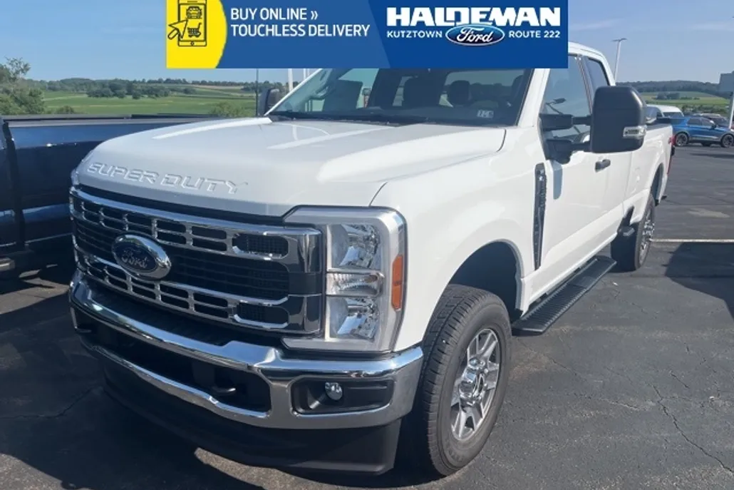 2025 Ford F-350 photo 1
