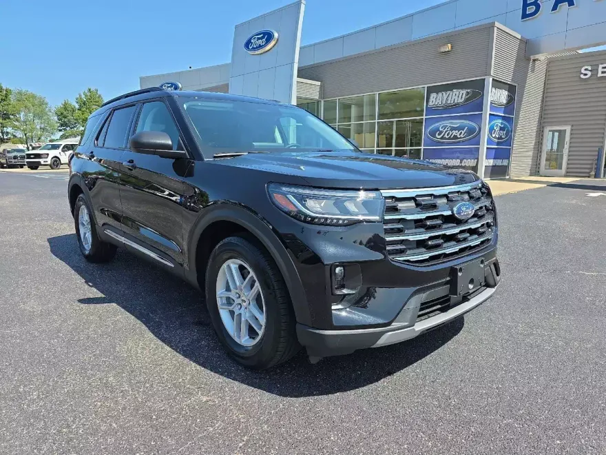 2025 Ford Explorer photo 1