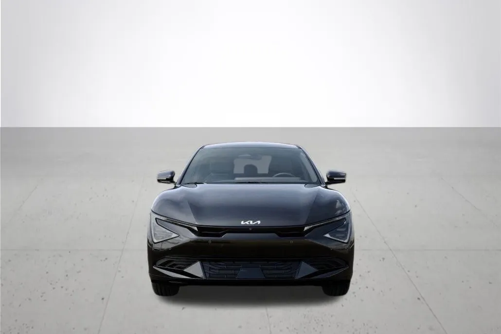 2025 Kia EV6 Wind photo 1