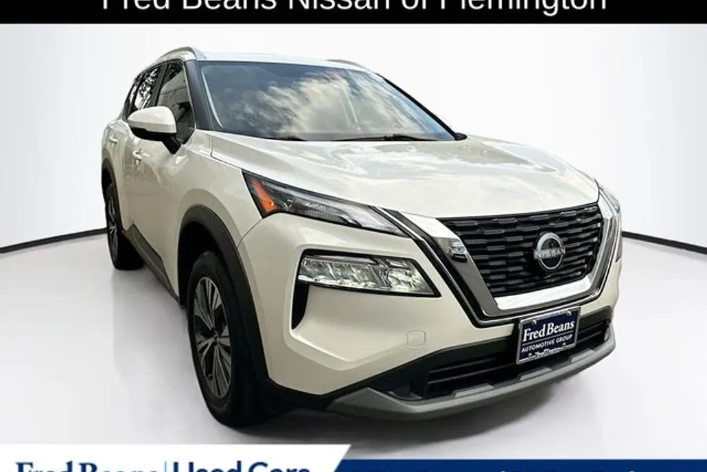 2022 Nissan Rogue SV photo 1