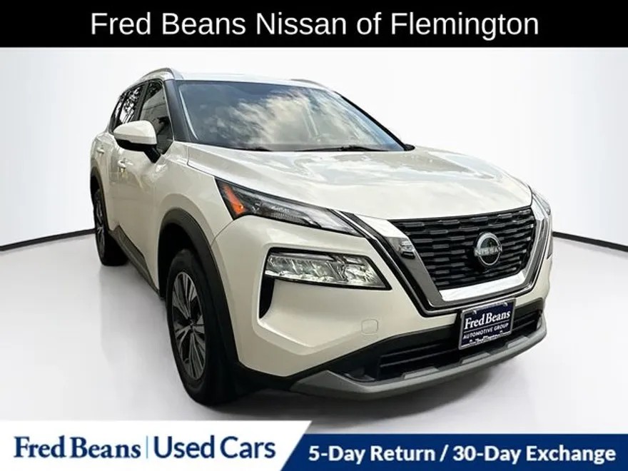 2022 Nissan Rogue SV photo 1