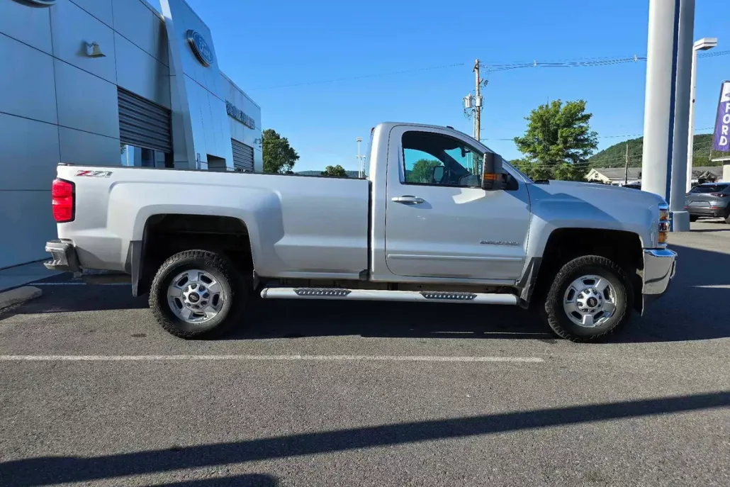 2016 Chevrolet Silverado 2500HD LT photo 1