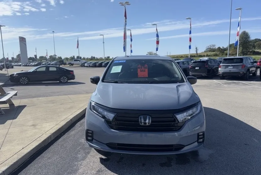 2023 Honda Odyssey Sport photo 1