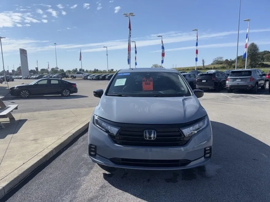 2023 Honda Odyssey Sport photo 1