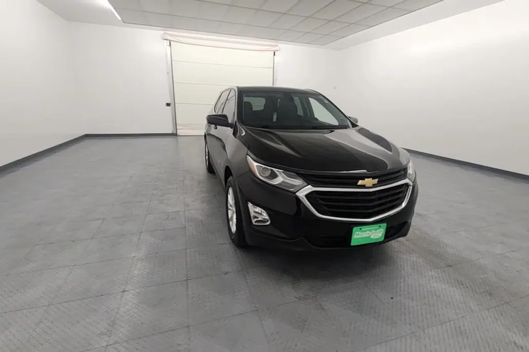 2020 Chevrolet Equinox LT photo 1