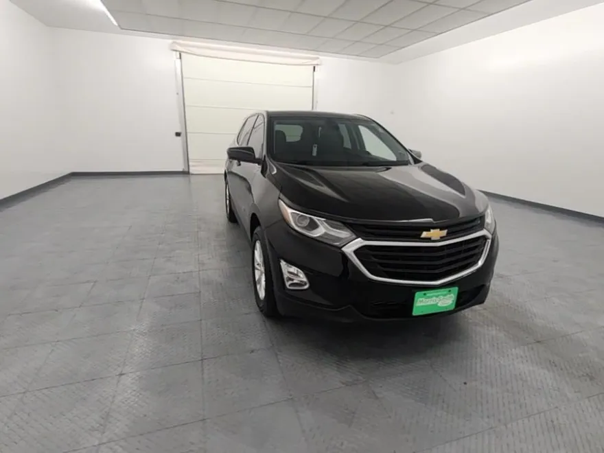 2020 Chevrolet Equinox LT photo 1