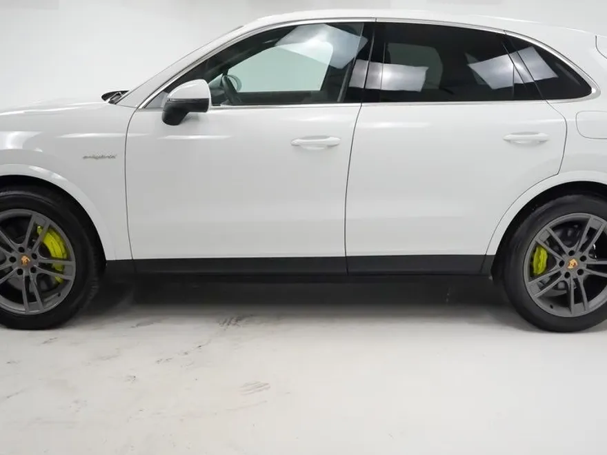 2024 Porsche Cayenne E-Hybrid Base photo 1