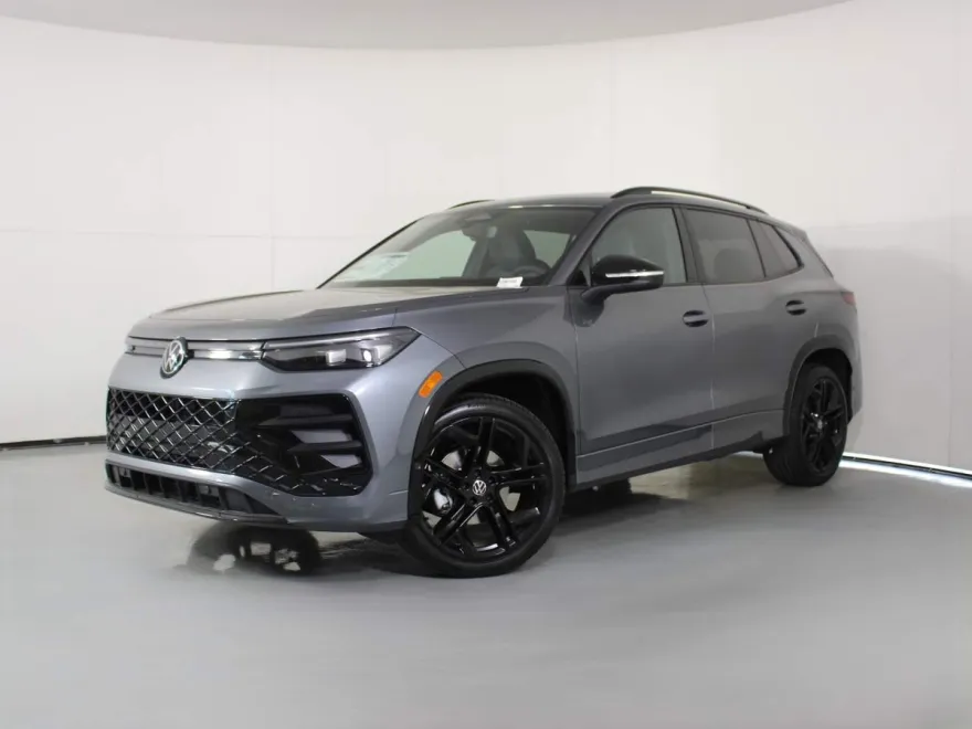 2025 Volkswagen Tiguan SE R-Line Black photo 1