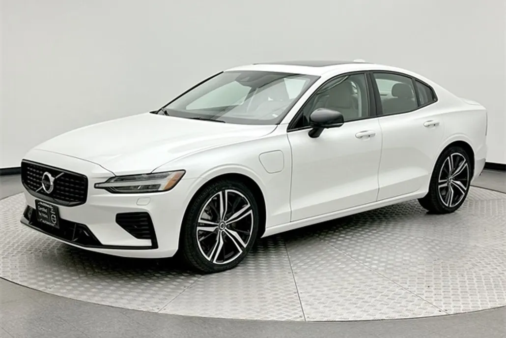 2022 Volvo S60 Recharge R-Design Expression photo 1