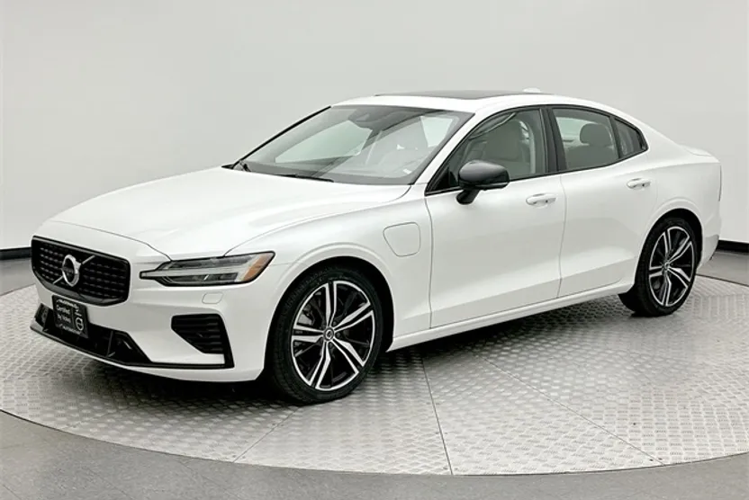 2022 Volvo S60 Recharge R-Design Expression photo 1