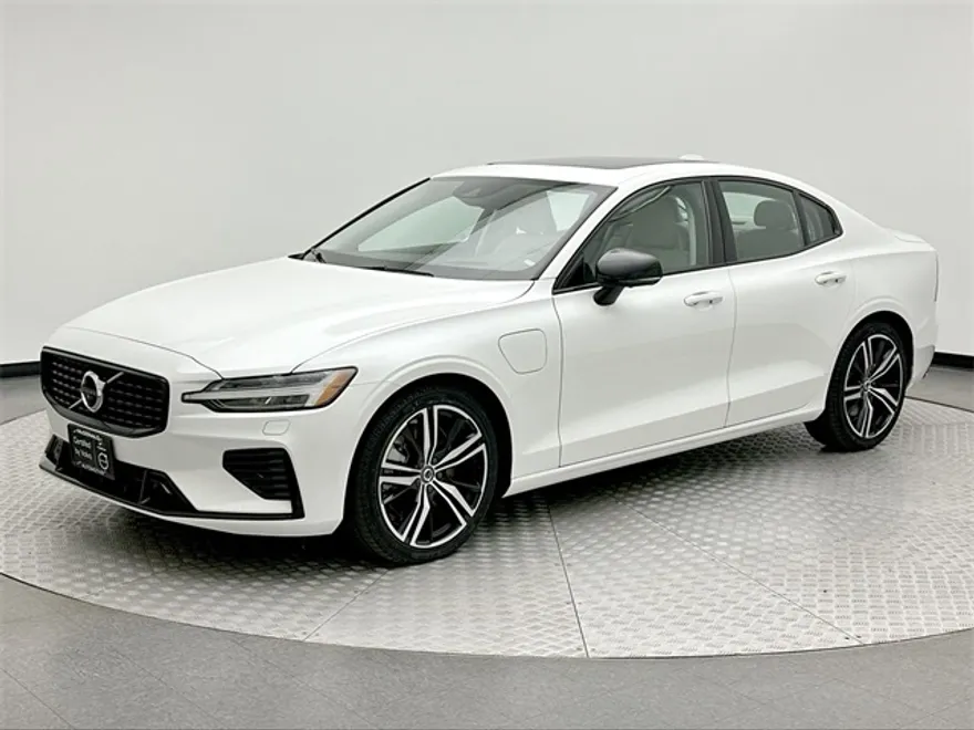 2022 Volvo S60 Recharge R-Design Expression photo 1