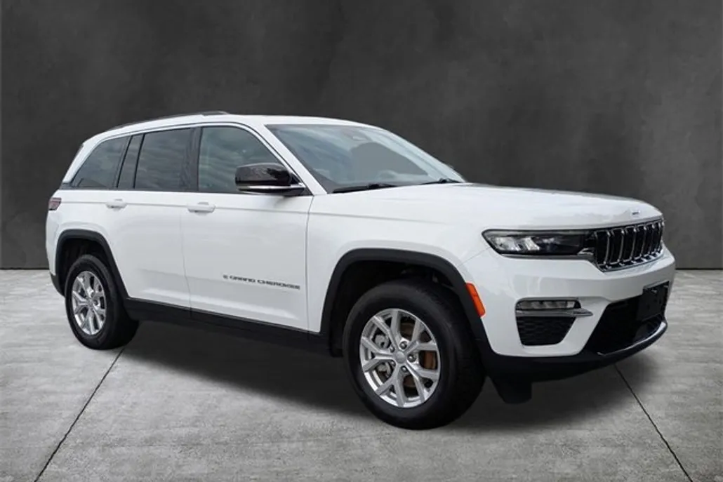 2024 Jeep Grand Cherokee Limited photo 1