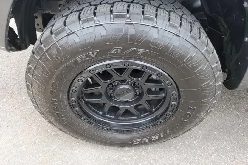 2018 Toyota 4Runner SR5 Premium photo 1