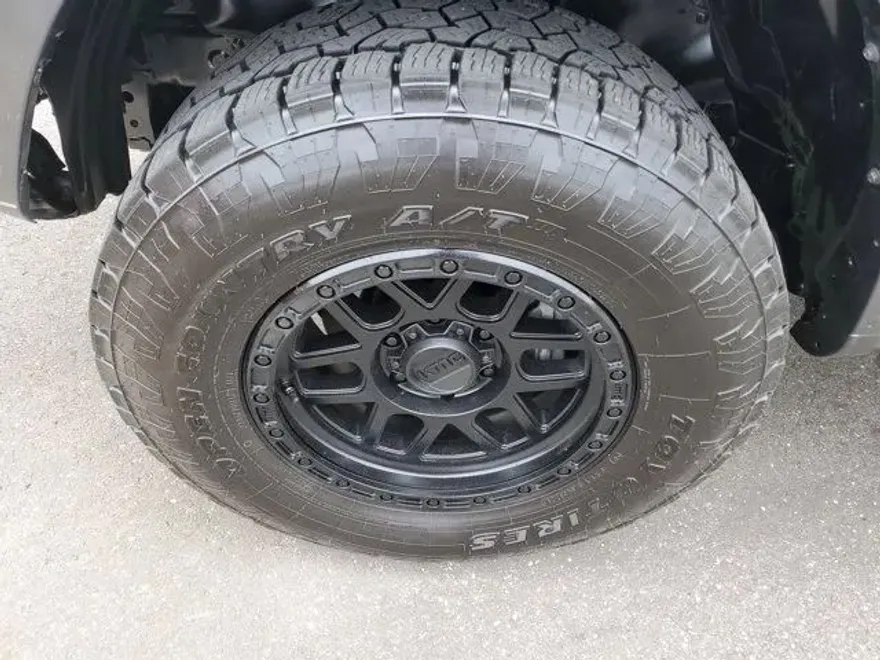 2018 Toyota 4Runner SR5 Premium photo 1