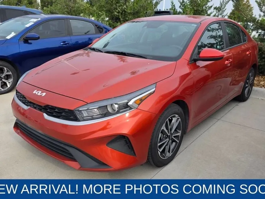 2023 Kia Forte LXS photo 1
