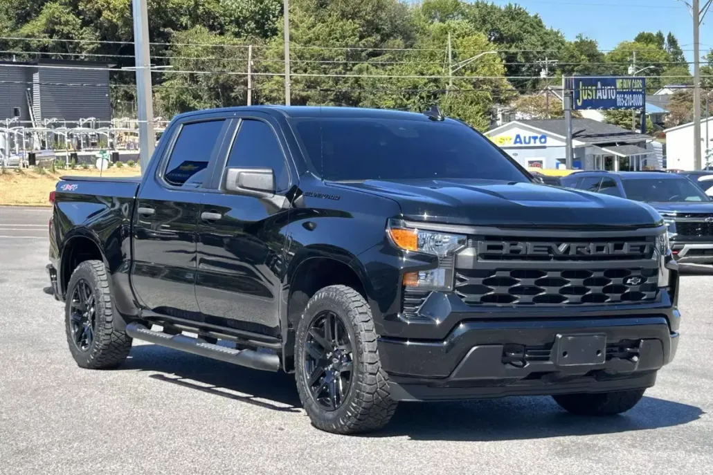 2024 Chevrolet Silverado 1500 Custom photo 1