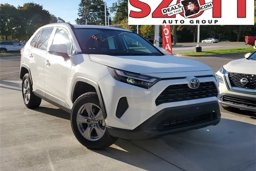 2025 Toyota RAV4 XLE photo 1