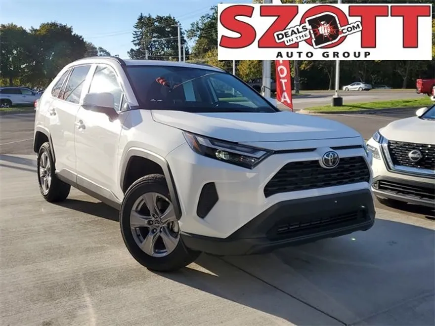 2025 Toyota RAV4 XLE photo 1