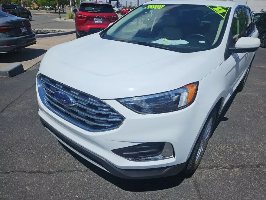 2022 Ford Edge SEL photo 1