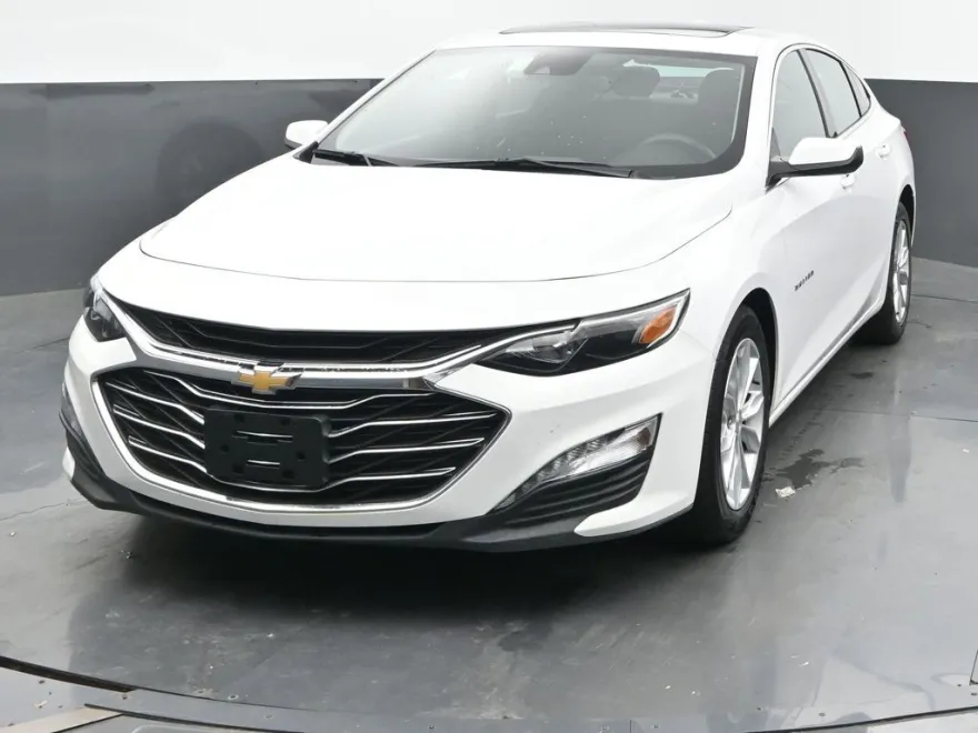 2024 Chevrolet Malibu 1LT photo 1
