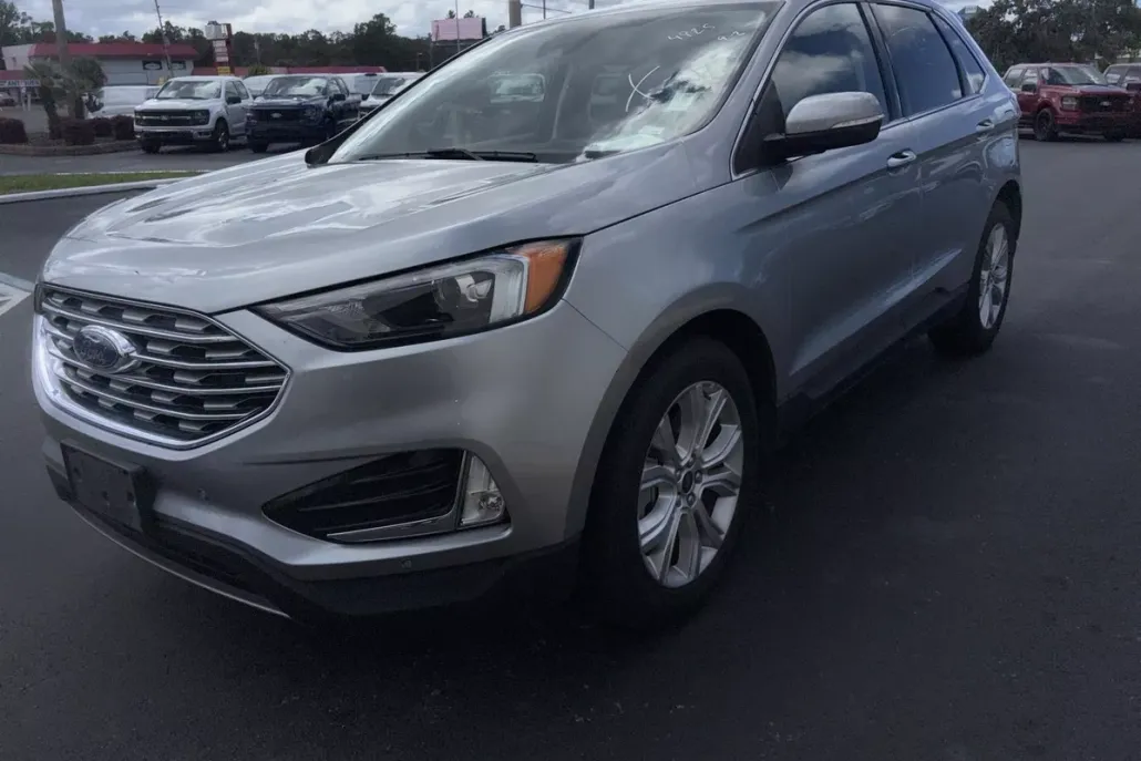 2022 Ford Edge Titanium photo 1