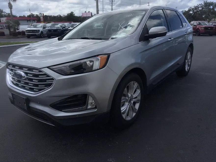2022 Ford Edge Titanium photo 1