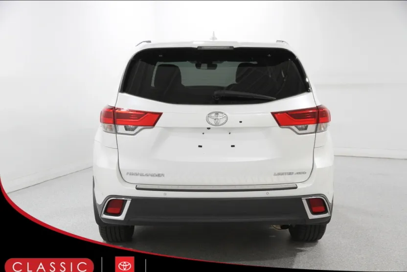 2019 Toyota Highlander Limited photo 1
