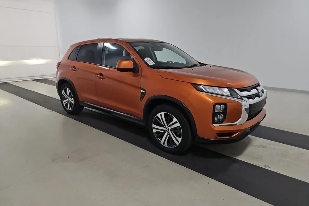 2023 Mitsubishi Outlander Sport ES photo 1
