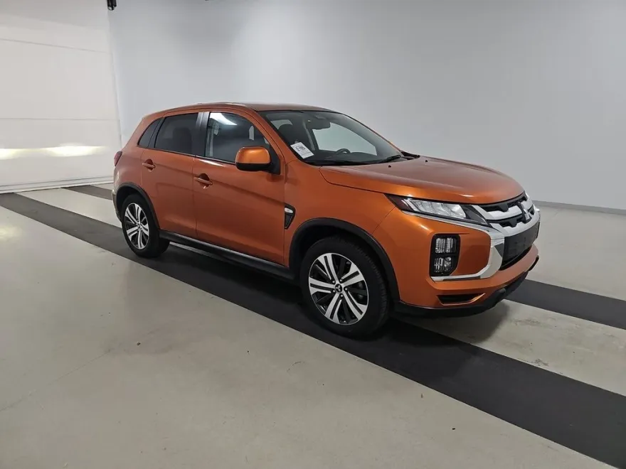 2023 Mitsubishi Outlander Sport ES photo 1