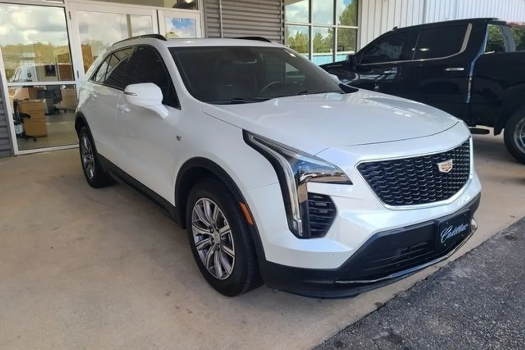 2023 Cadillac XT4 Sport photo 1