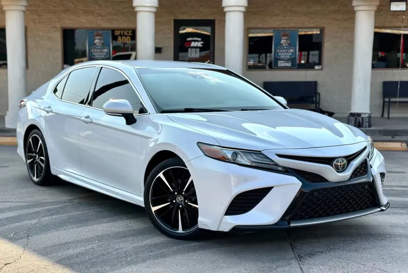 2018 Toyota Camry XSE photo 1