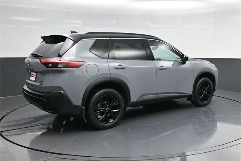 2023 Nissan Rogue SV photo 1